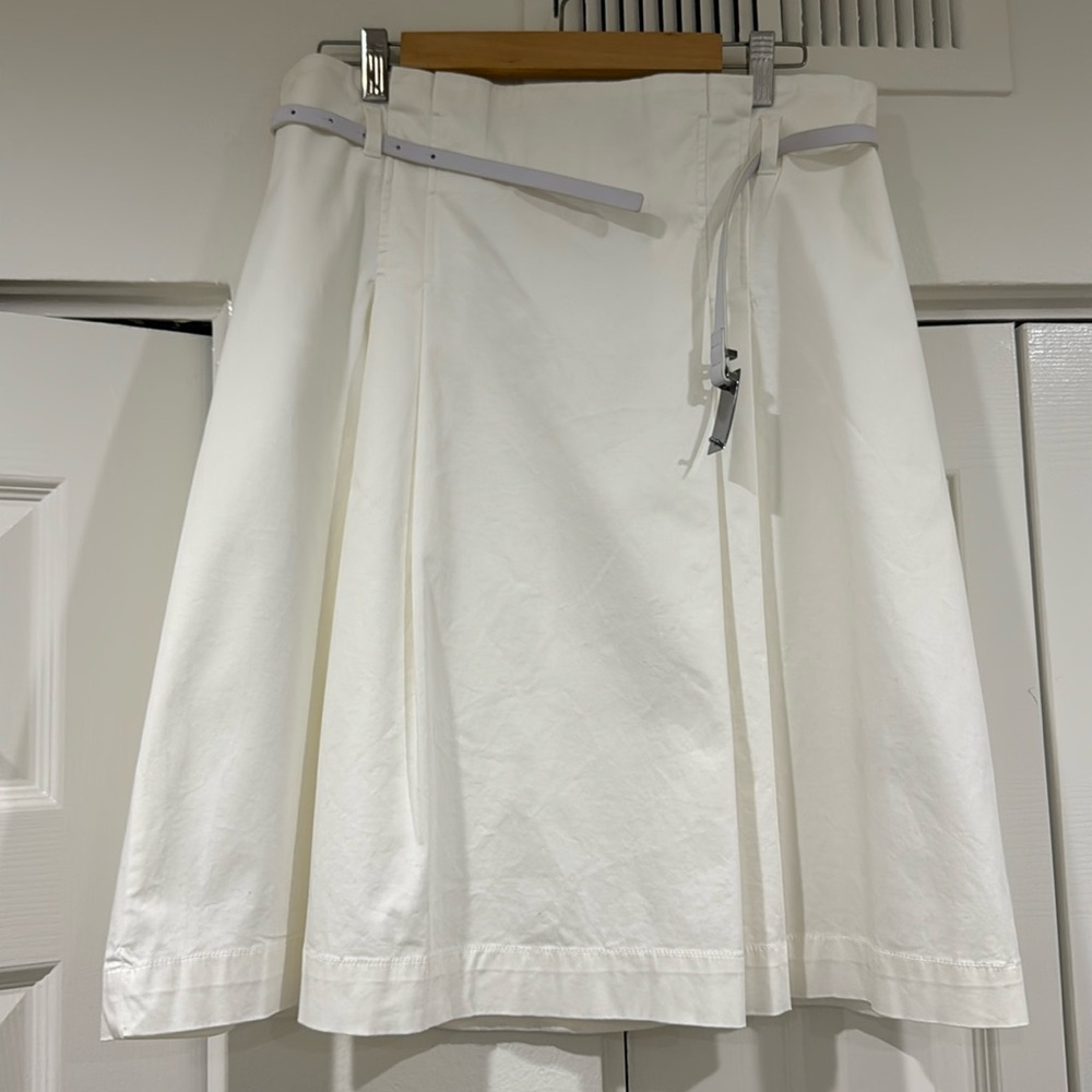 White skirt US L Eur XL CN 175/89A